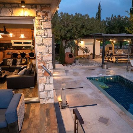 Vila Ayia Marina Kathikas Exteriér fotografie